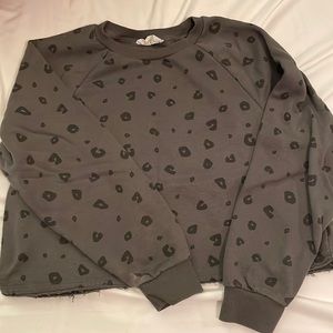 TJ Maxx cropped sweatshirt, Hippie Rose brand. SIZE M.